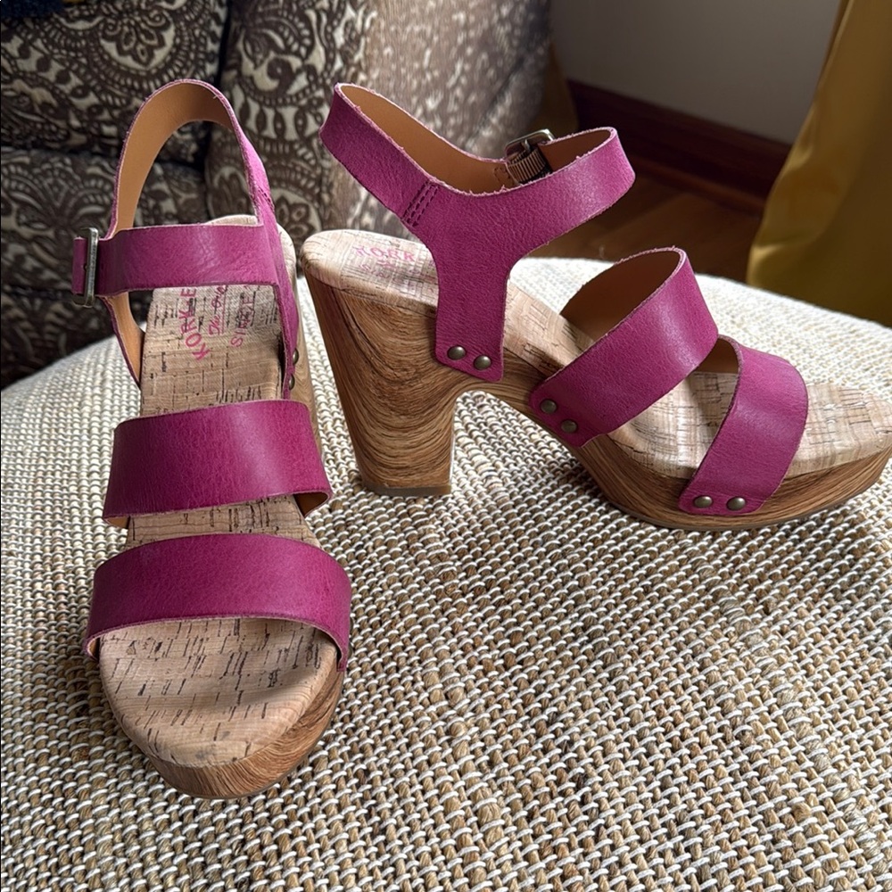 Kork-Ease Pink Strappy Sandals NWB